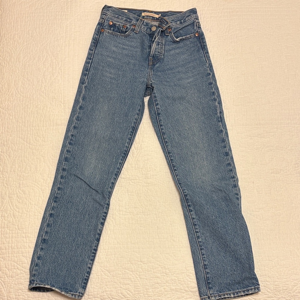 Levi's Wedgie Straight Jeans in W23